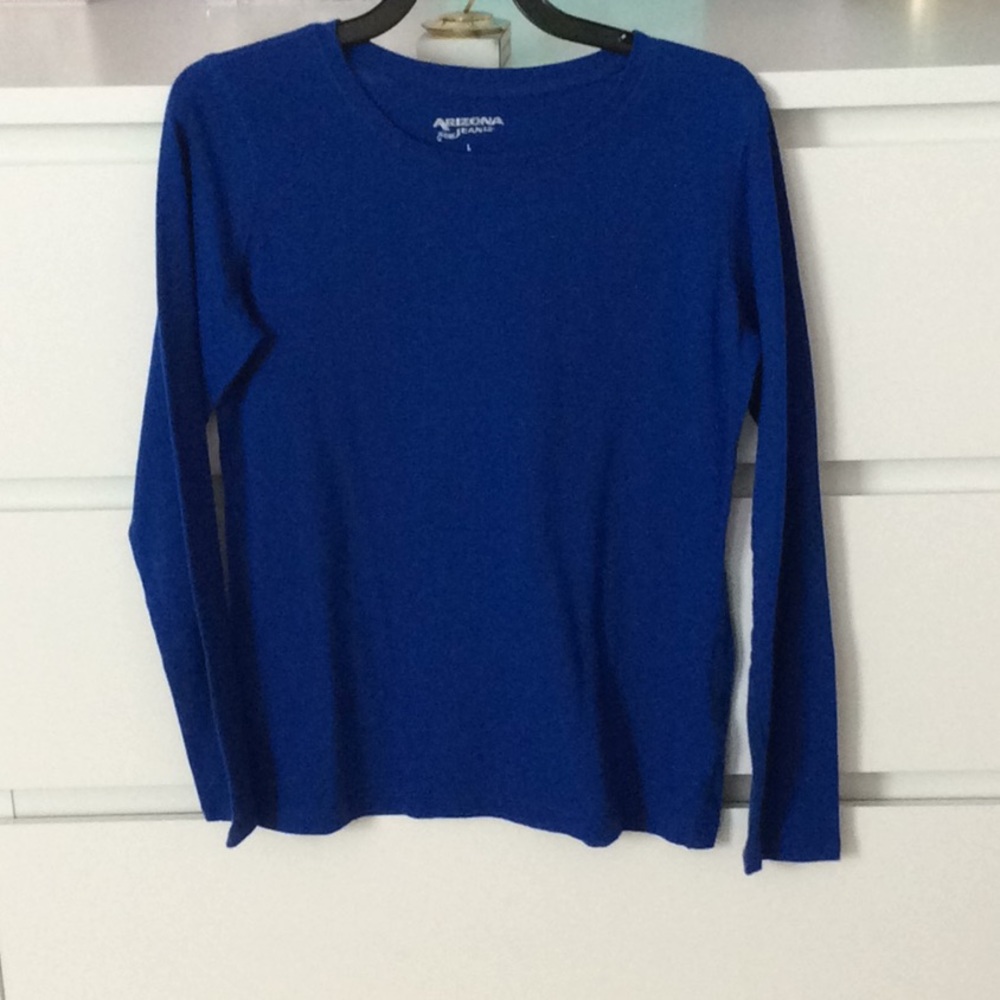 Blue long sleeved tee